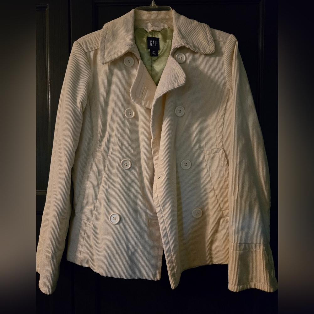 Gap corduroy peacoat. Off white, size M